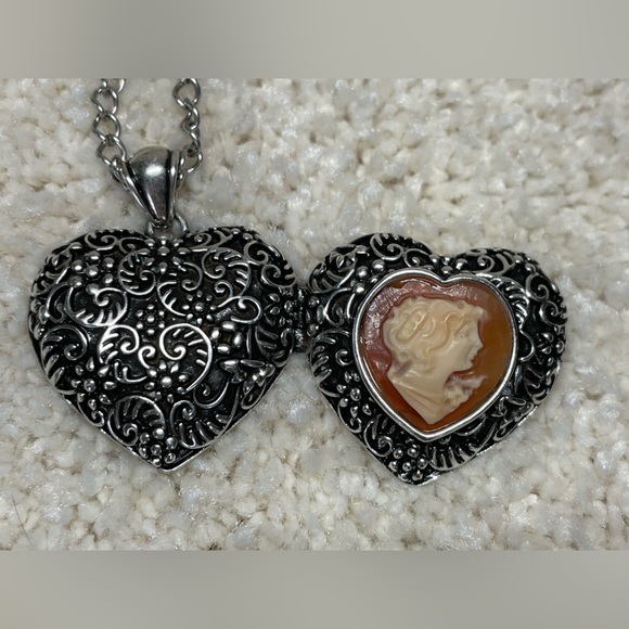Heart cameo locket - Picture 4 of 6